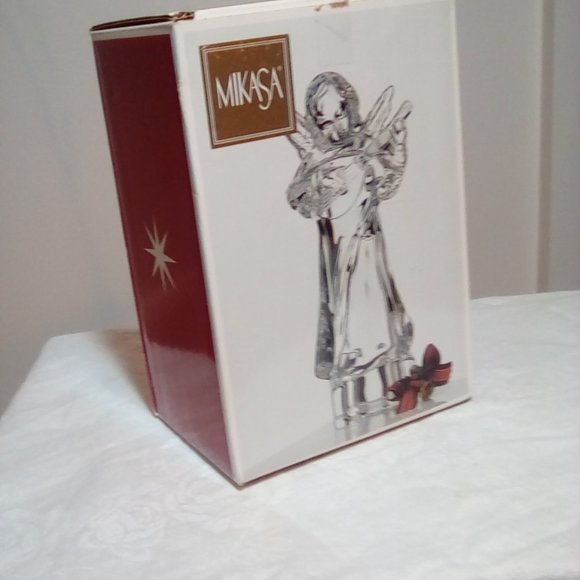 Mikasa angel with mandolin - Picture 5 of 7